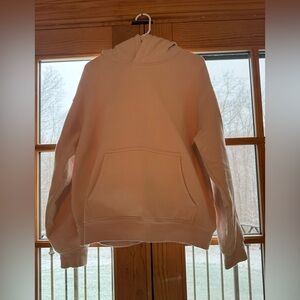 Aritzia Sweatshirt
Perfect Fit
Sweatfleece
Cozy Fleece
Size Medium
Cream
